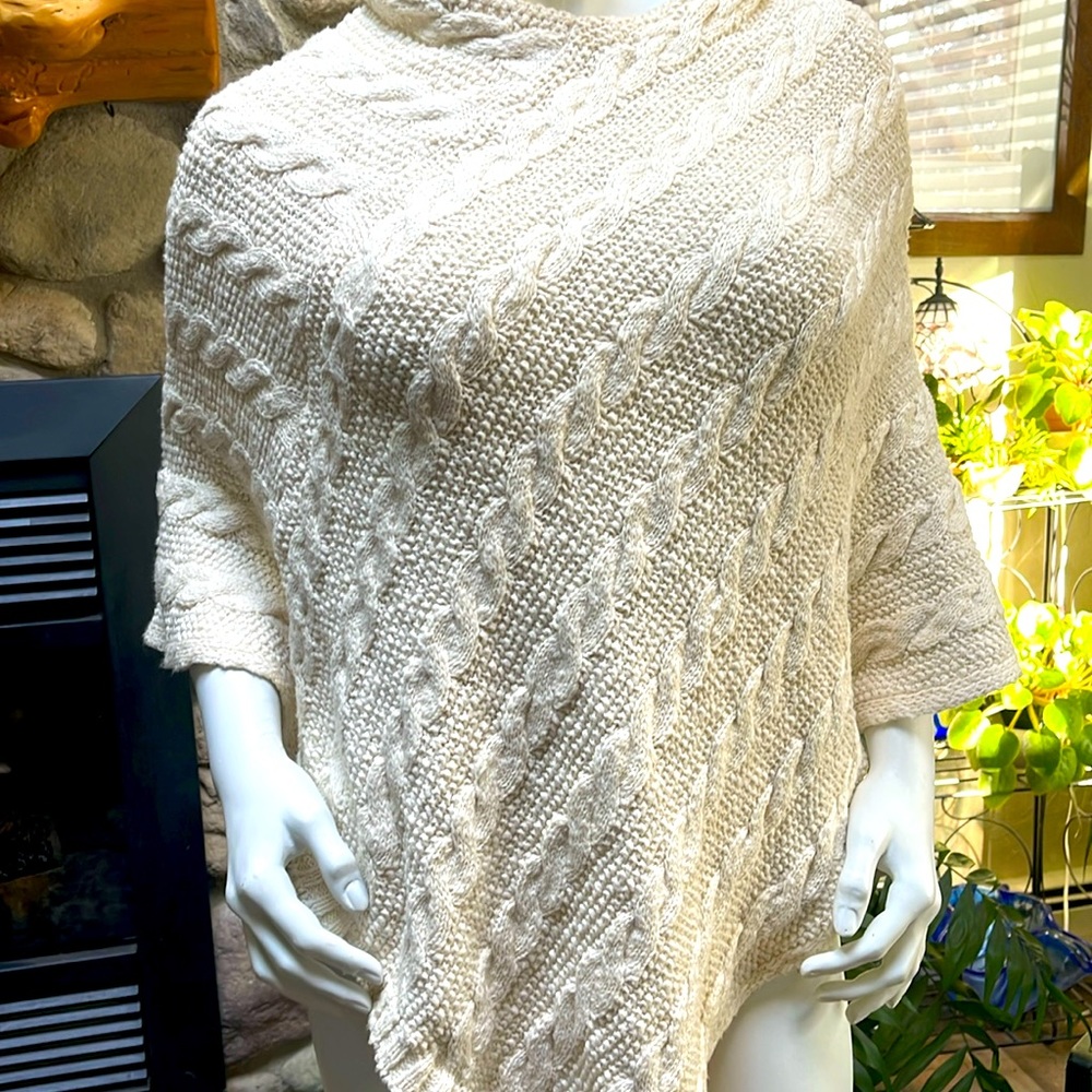 NWT Poncho Fisherman knit